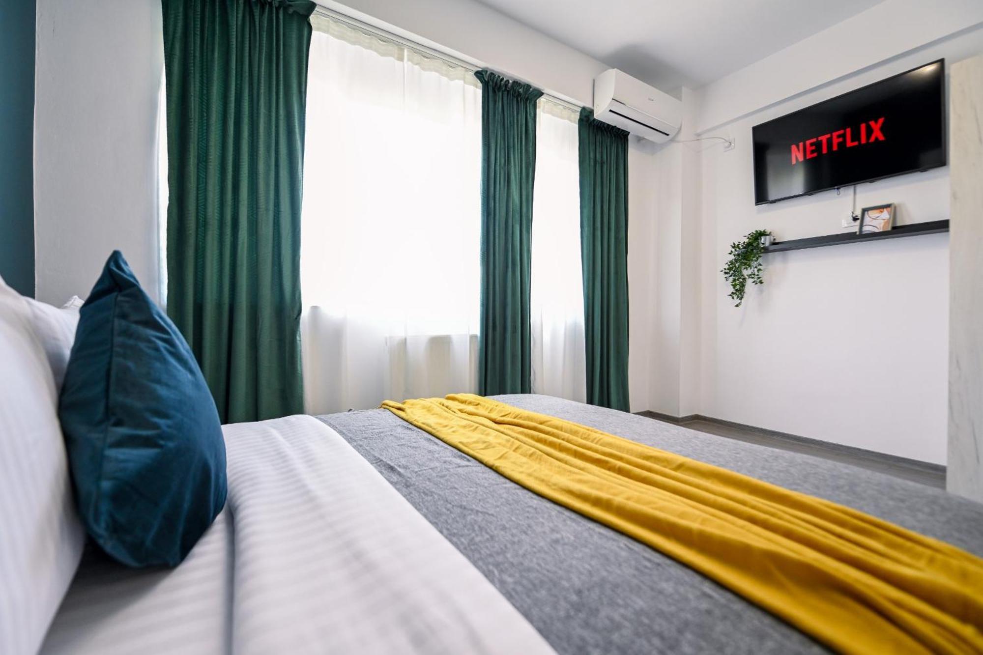 Old Town Charm - Modern & Comfortable Accommodation In The Heart Of The City بوخارست المظهر الخارجي الصورة