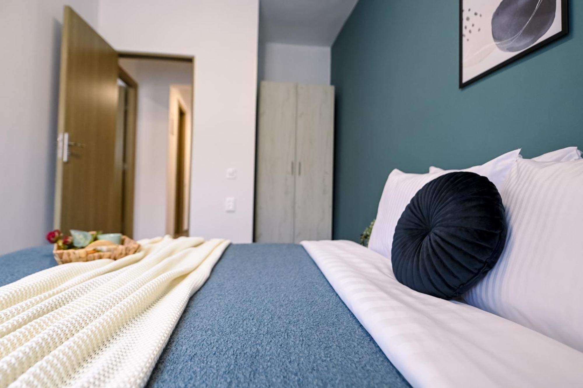 Old Town Charm - Modern & Comfortable Accommodation In The Heart Of The City بوخارست المظهر الخارجي الصورة