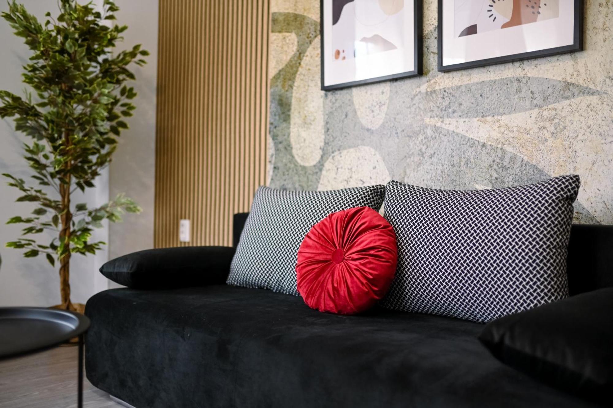 Old Town Charm - Modern & Comfortable Accommodation In The Heart Of The City بوخارست المظهر الخارجي الصورة