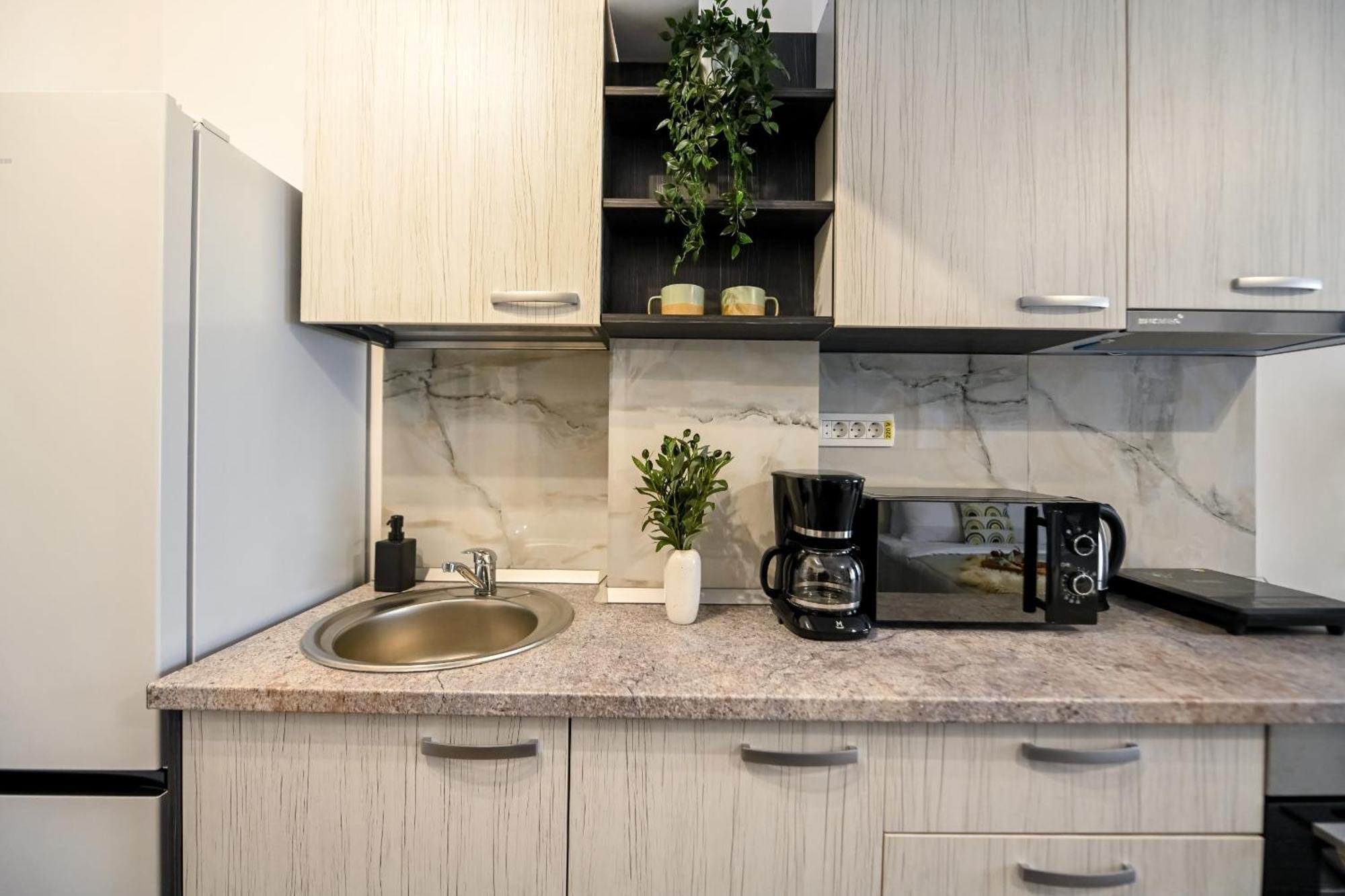 Old Town Charm - Modern & Comfortable Accommodation In The Heart Of The City بوخارست المظهر الخارجي الصورة