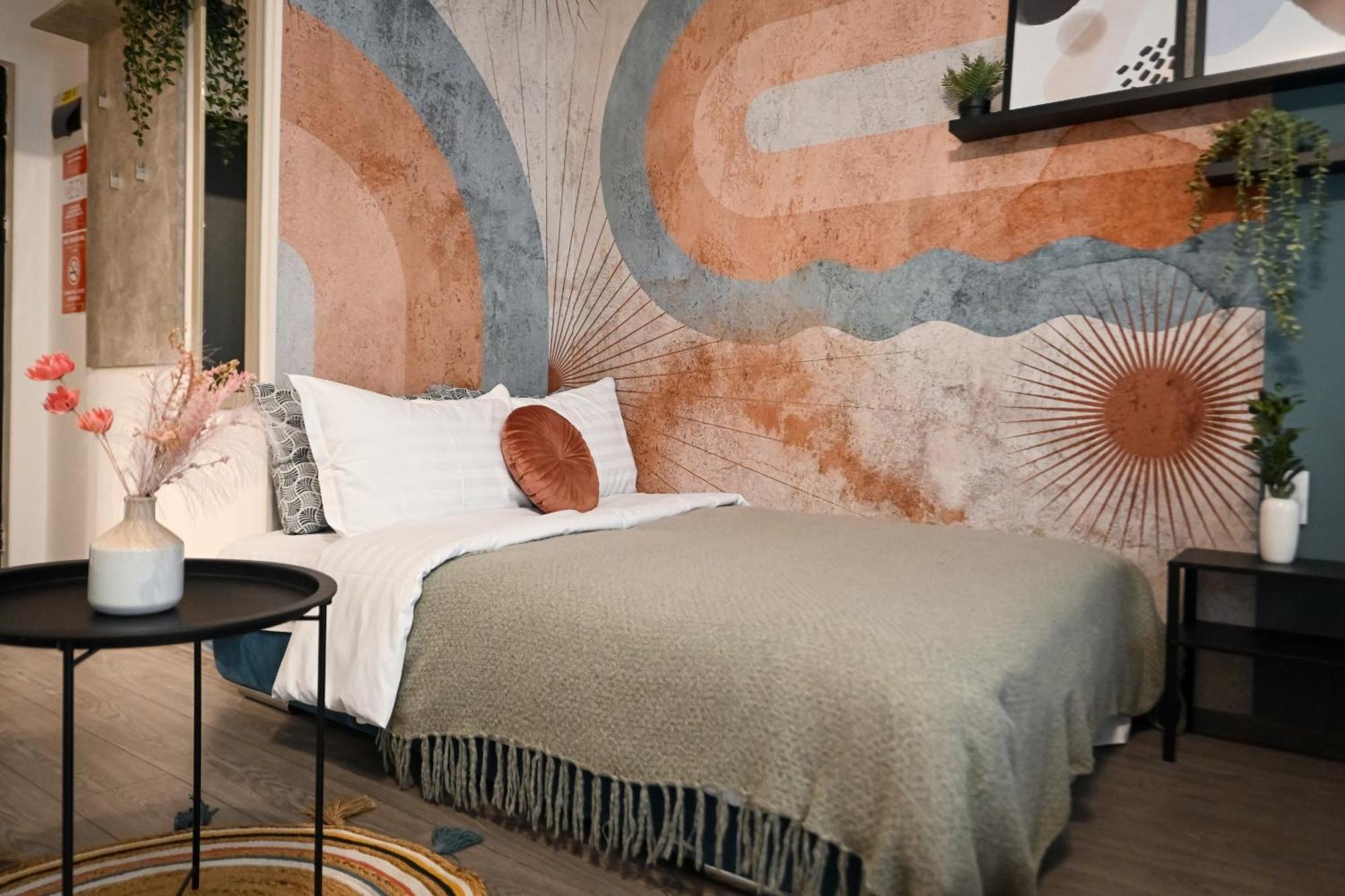 Old Town Charm - Modern & Comfortable Accommodation In The Heart Of The City بوخارست المظهر الخارجي الصورة